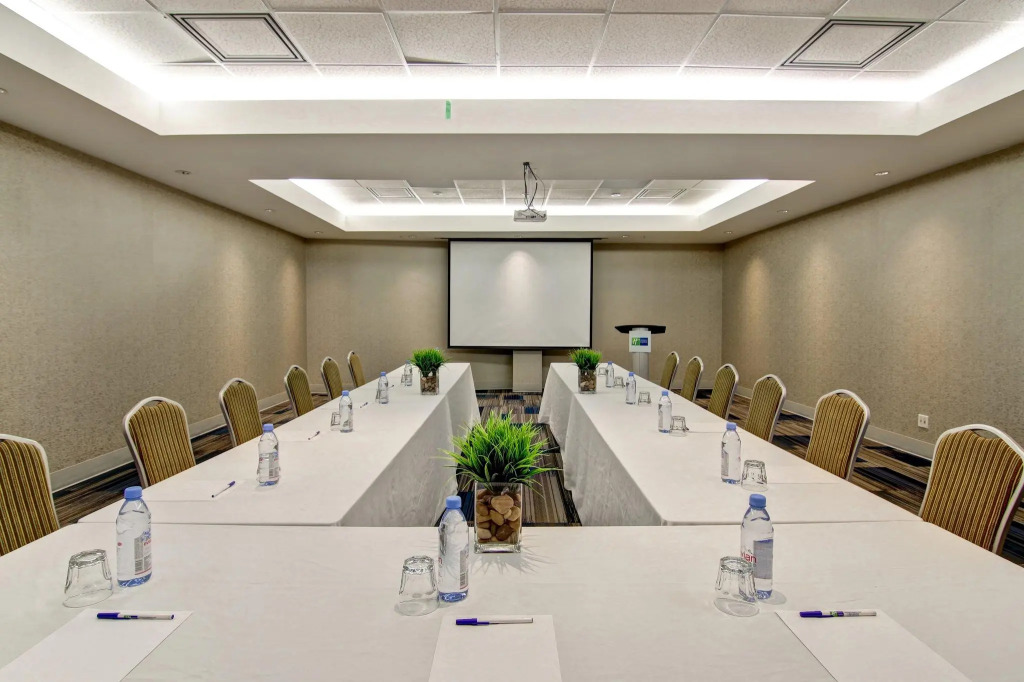Holiday Inn Express Hotel & Suites Toronto - Markham by IHG