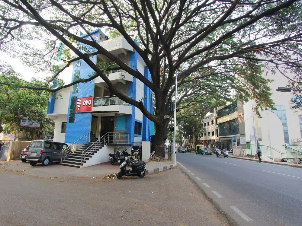 OYO 8884 The City Living