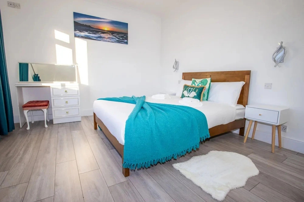 Sunny 3BR Home Near Portsmouth Park