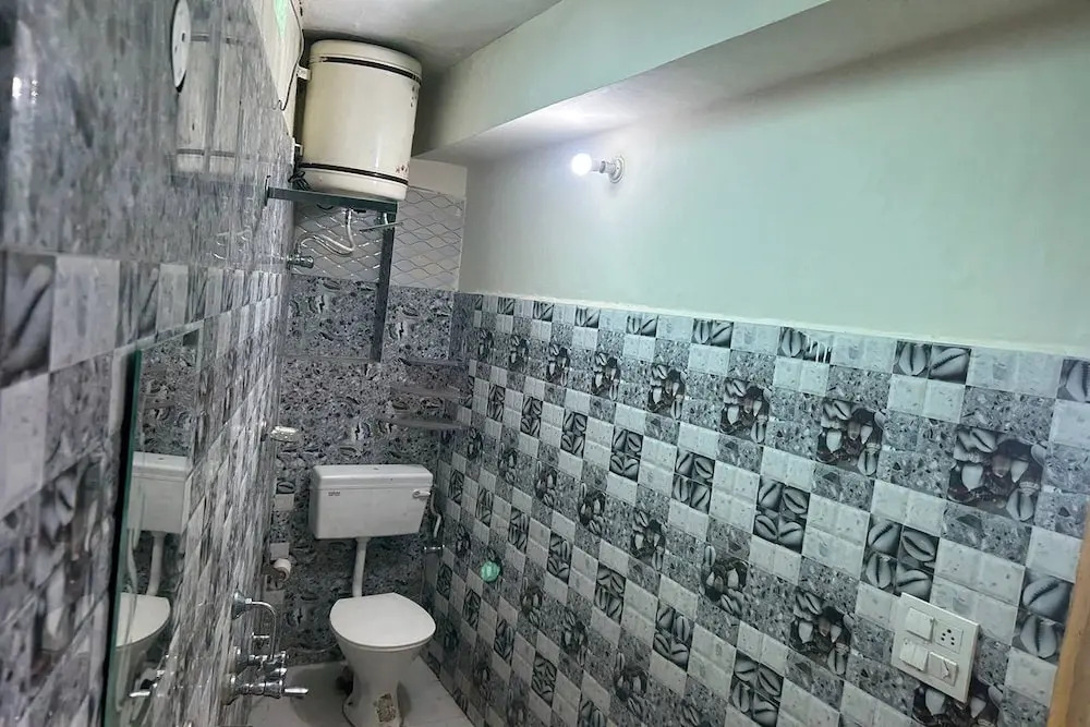 N V Villa Homestay