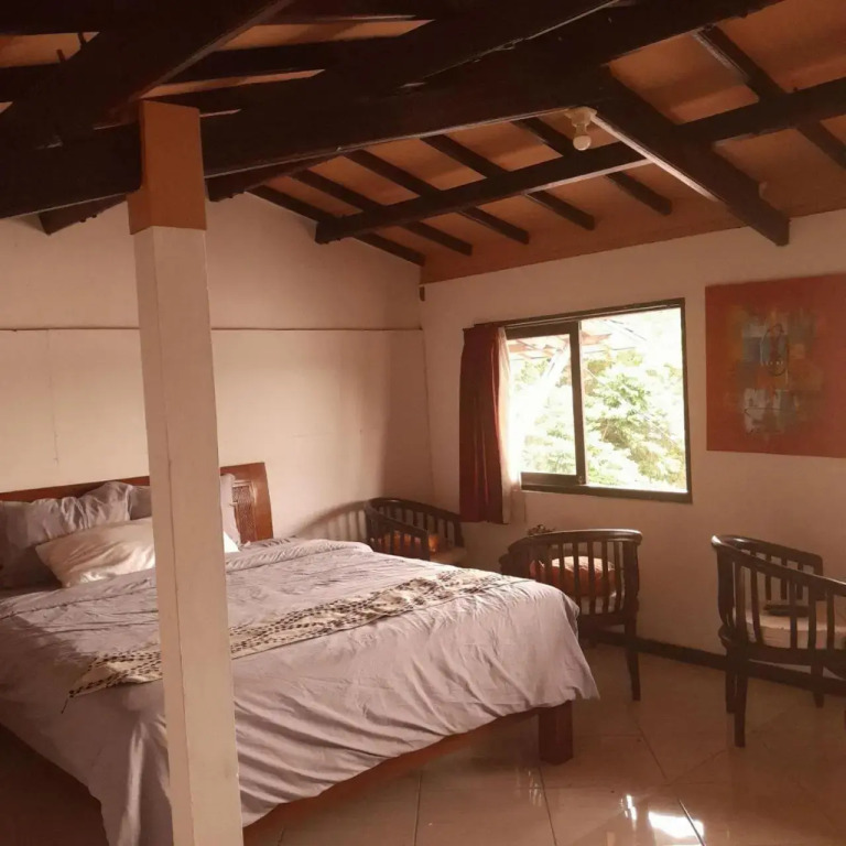 Seven Trumpets Guesthouse