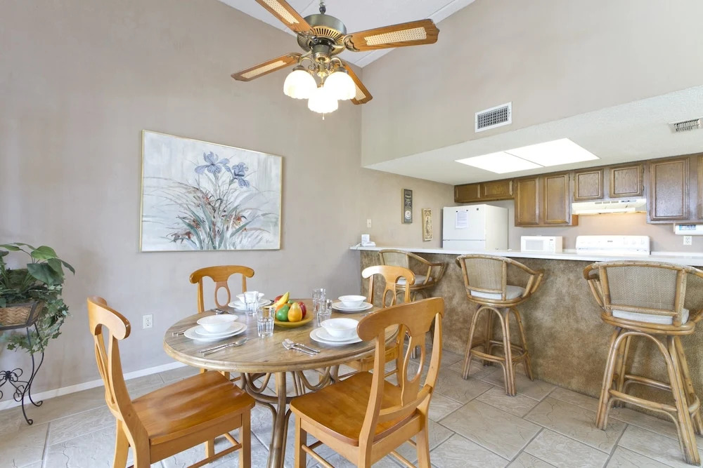 Villa Del Sol Condominium 304