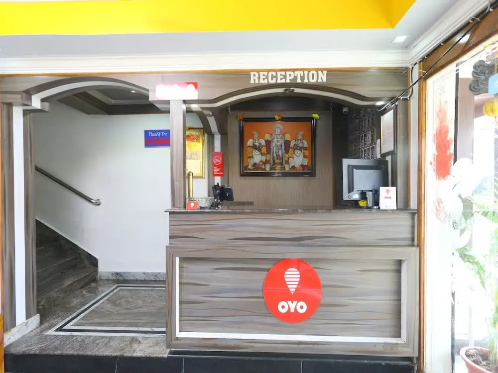 OYO 8828 Holidays Dollars Grand