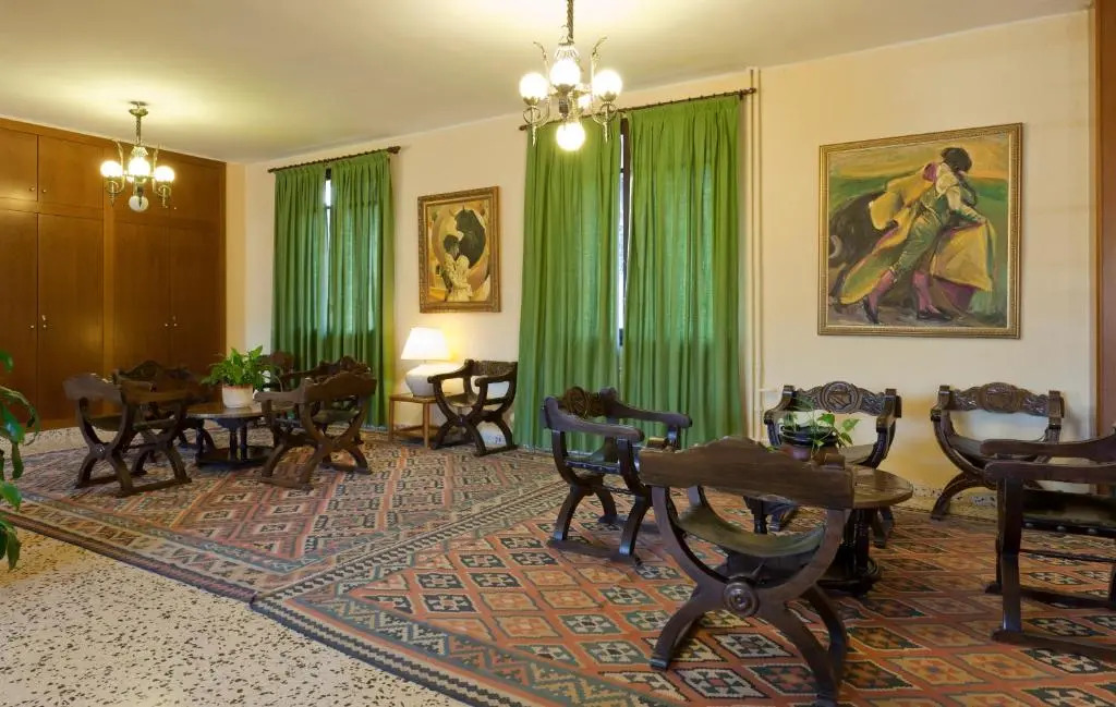 Hotel Mora