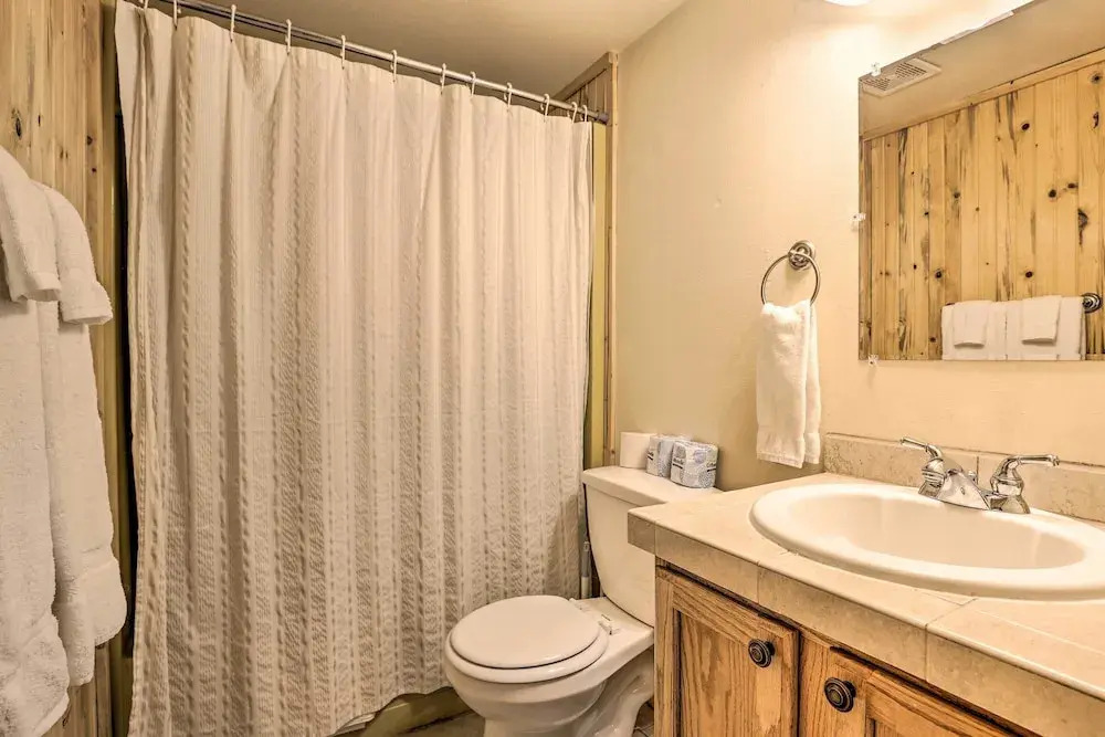 Cozy Family-friendly Fraser Condo w/ Mtn Views!