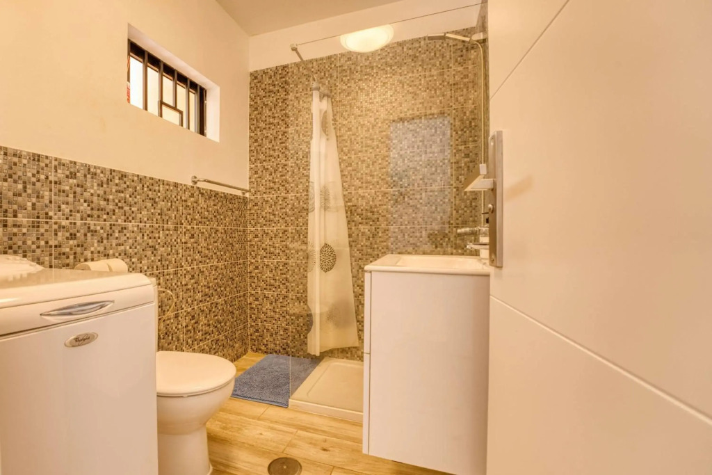 Large one bedroom apartment with incredible view 223