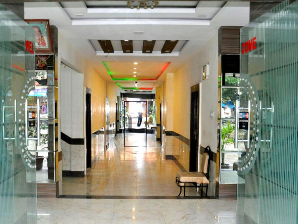 OYO 13191 Hotel Atlas Palace