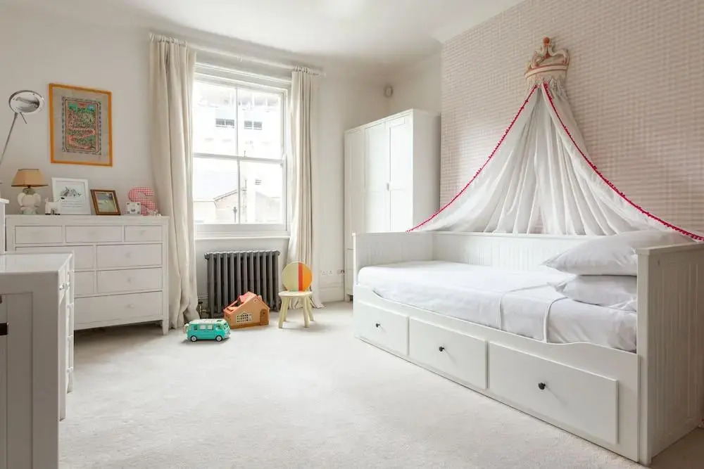 Warwick Gardens II by Onefinestay