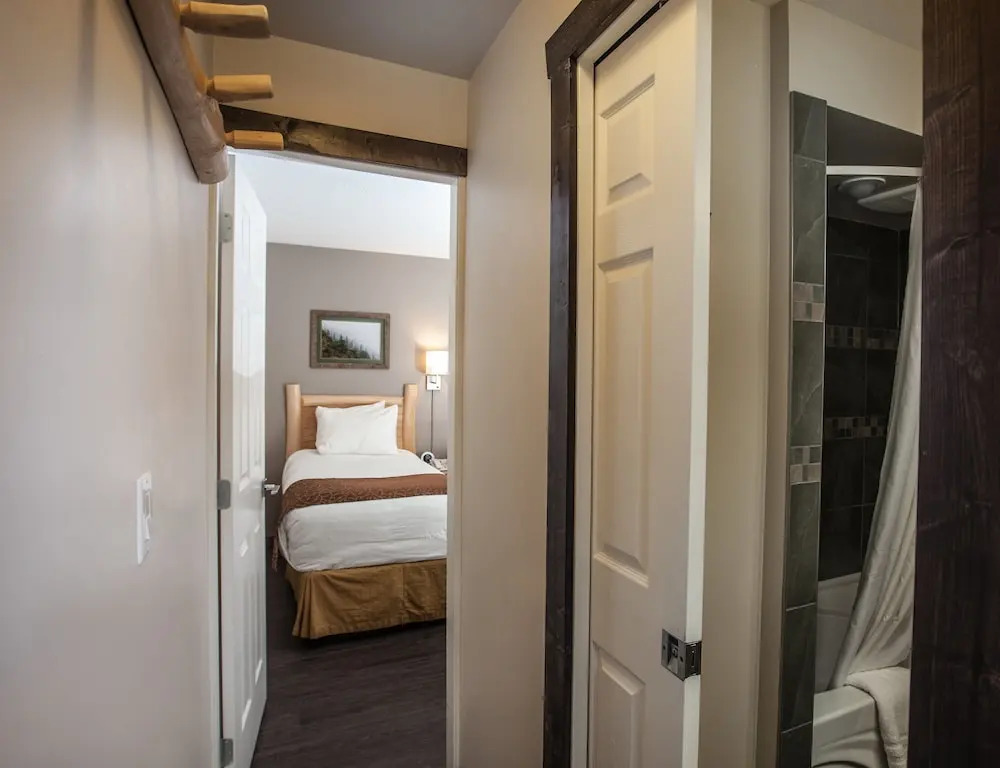 Swiss Chalet Motel