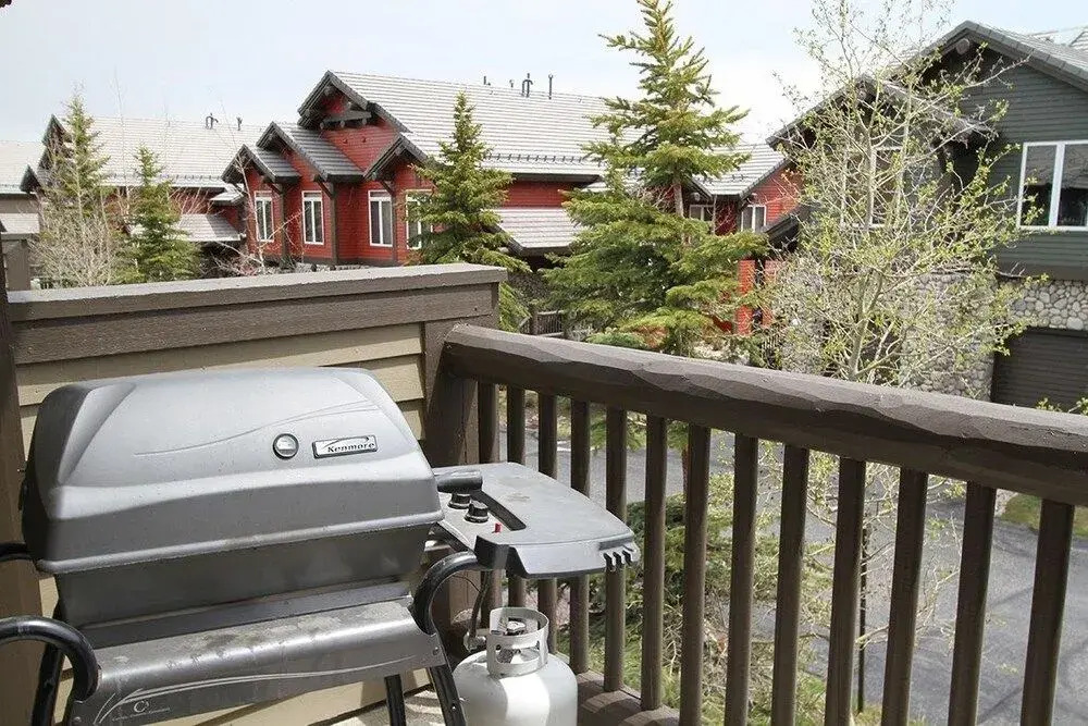 #489 Beautiful Snowcreek Retreat