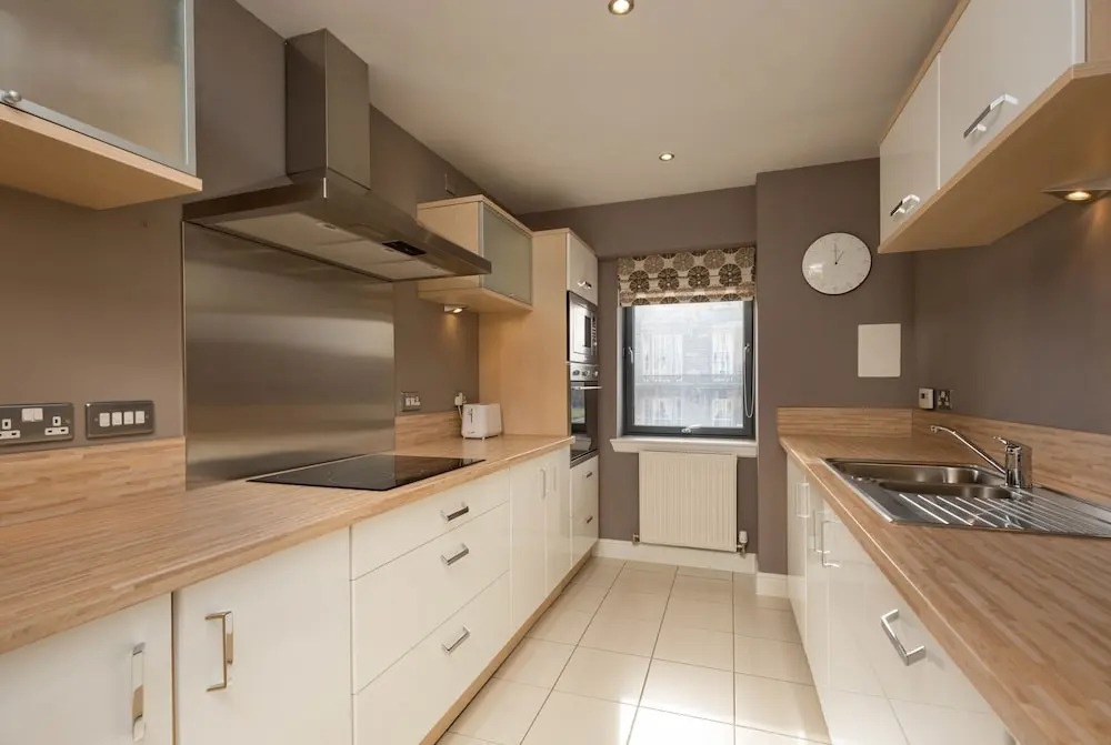 411 - Corinthian Quay Apartment
