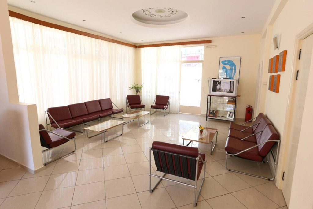Hotel Karyatides