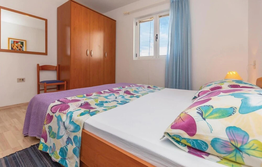 Beautiful Home in Makarska With Wifi and 2 Bedrooms