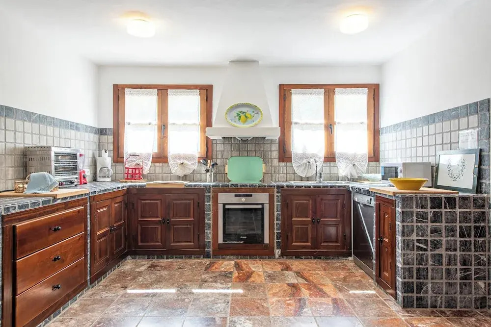 San Josep 6-bed Villa, Sleeps 14, Pool & Sea View