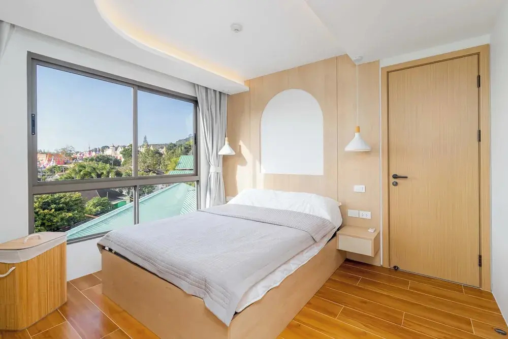 2BR Close to Beach  Pool Views C256