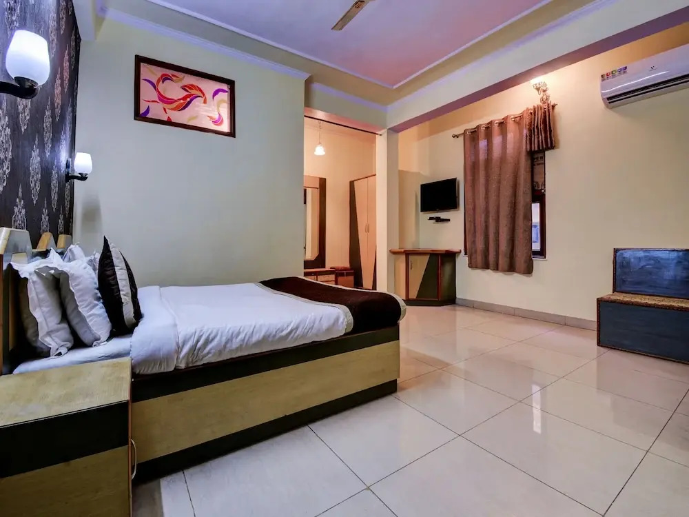 OYO 22110 Hotel Karni Palace