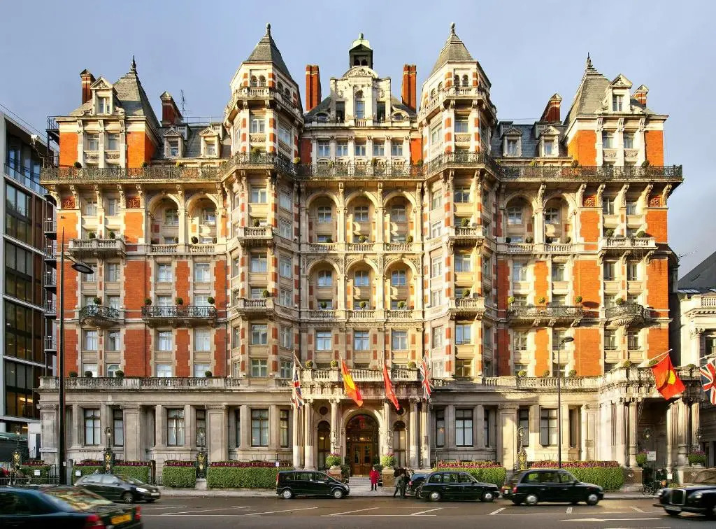 Executive Knightsbridge Apartment