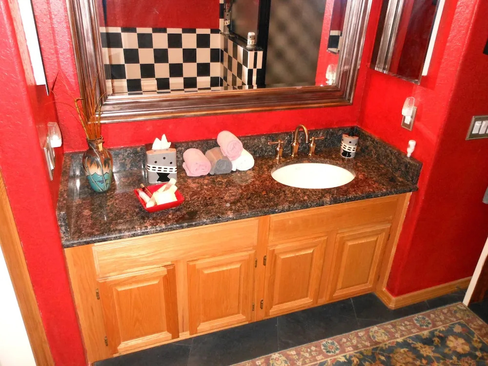 Lakefront Suites