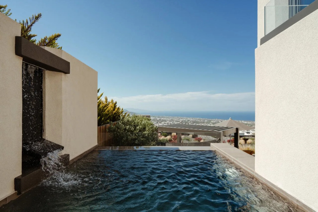 Apikia Santorini Suites - Adults Only