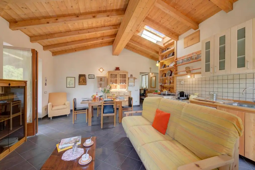 Casa Tra Borgo e Lago - Happy Rentals