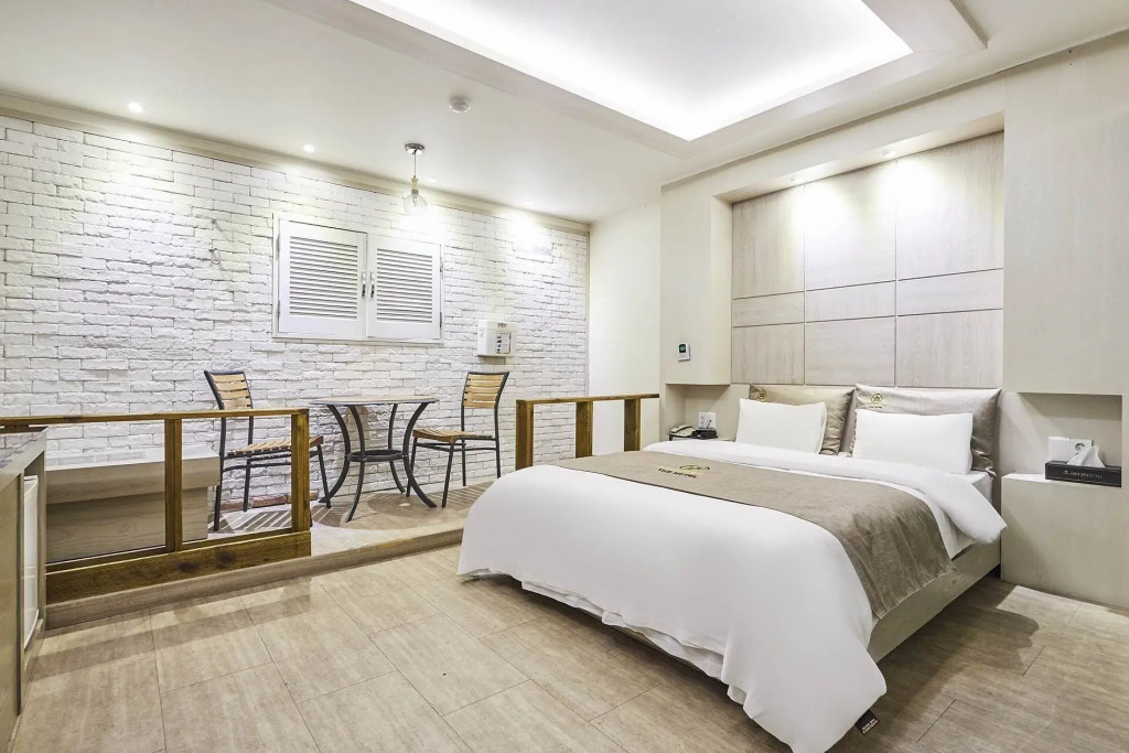 Amourex Hotel