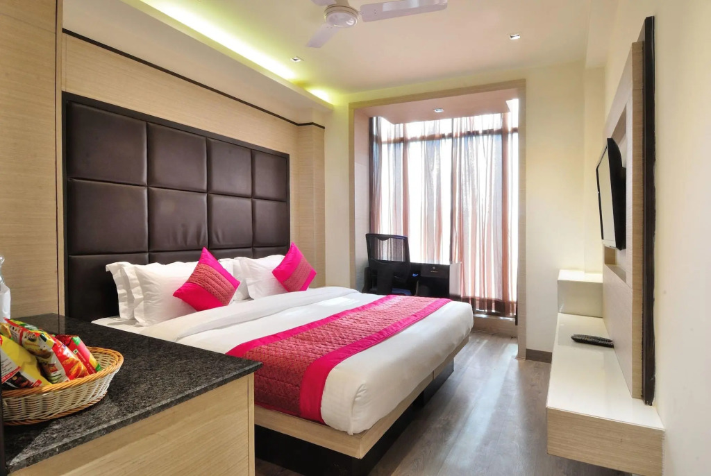 Hotel Royal Grand - Opposite Axis Bank East Patel Nagar