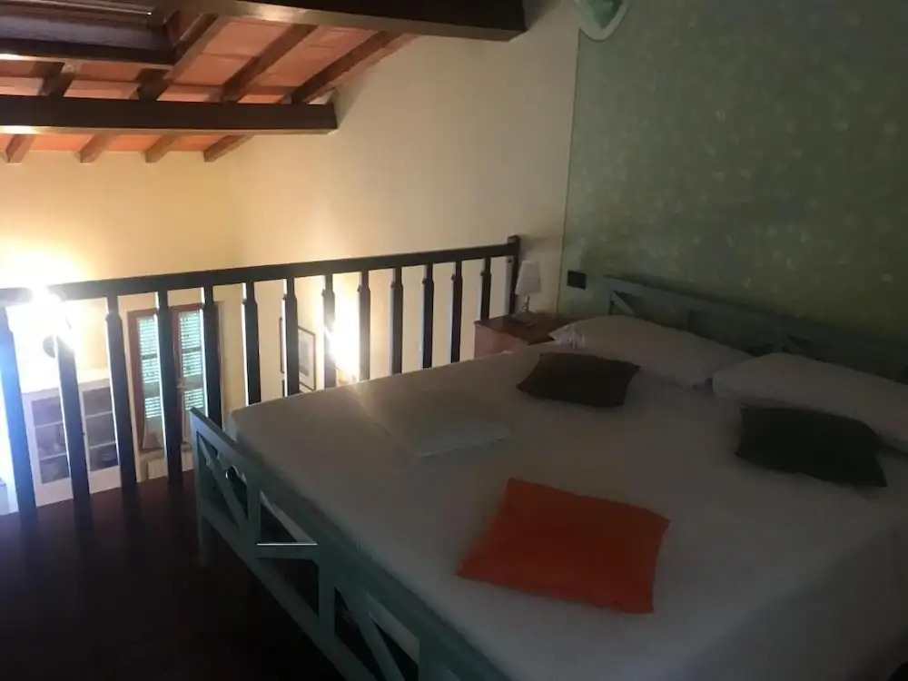 Loft Angela, Delizioso Bilocale con Soppalco, Centralissimo a Pietrasanta