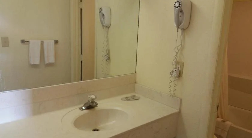 Economy Inn Dillon