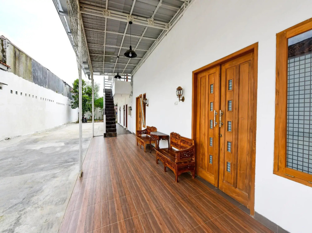 OYO 90898 Hotel Top Jaya