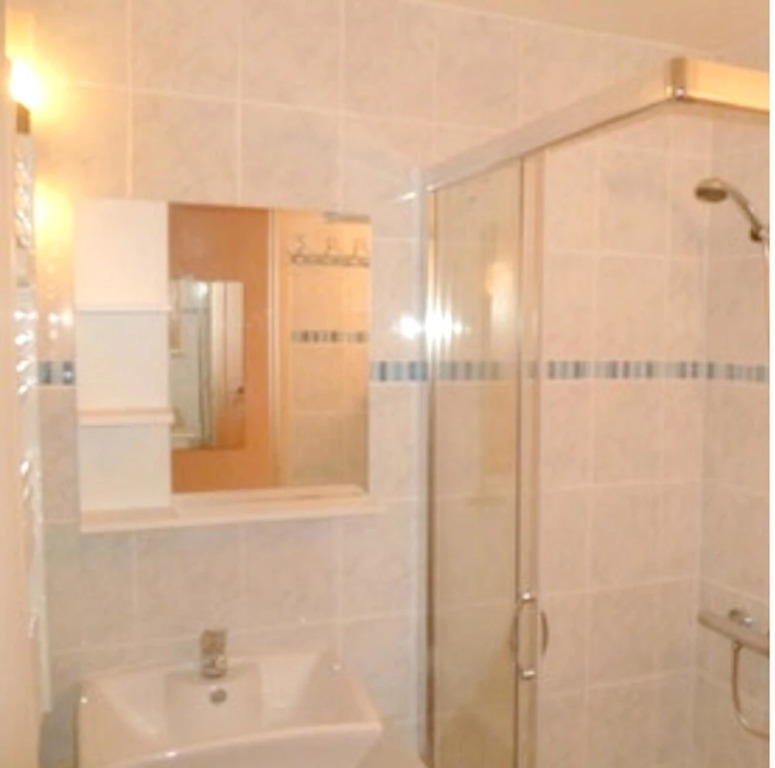 Apartment With one Bedroom in Bernières-sur-mer, With Enclosed Garden