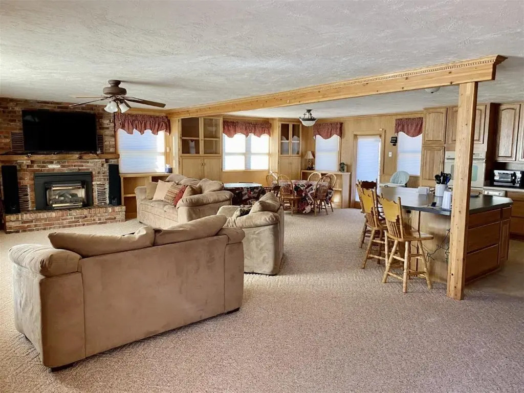 Dog Friendly Elk Ridge with Hot Tub by AAA Red Lodge Rentals