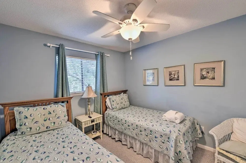 Walk to Beach: Hilton Head Condo w/ Pool Access