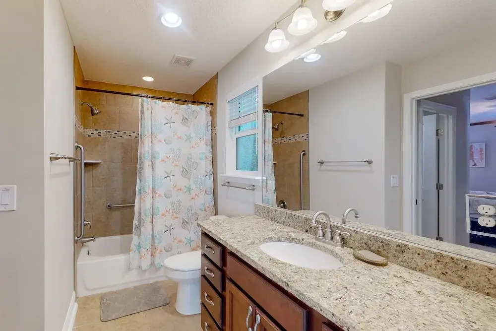 Charming Apartment With Beautiful Marsh Views and Shared Patio