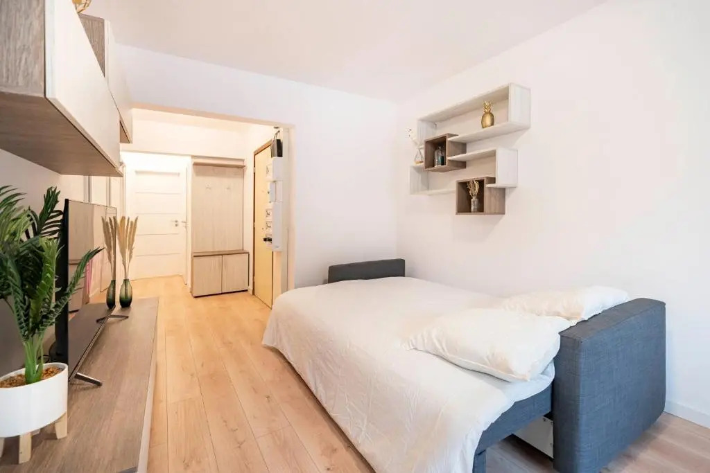 Menton Cosy 2 pièces rénové avec Parking