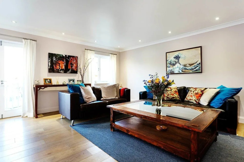 Waterside Mews