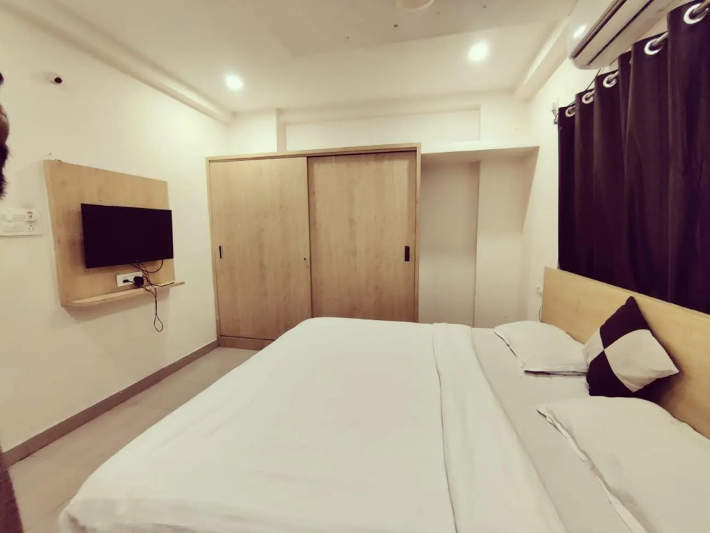 iROOMZ P Homes