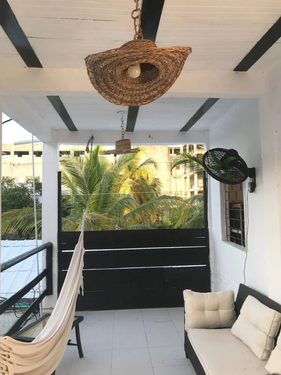 Spacious Coveñas Cabin 4 Bedrooms, Close to Beach, Pet-friendly