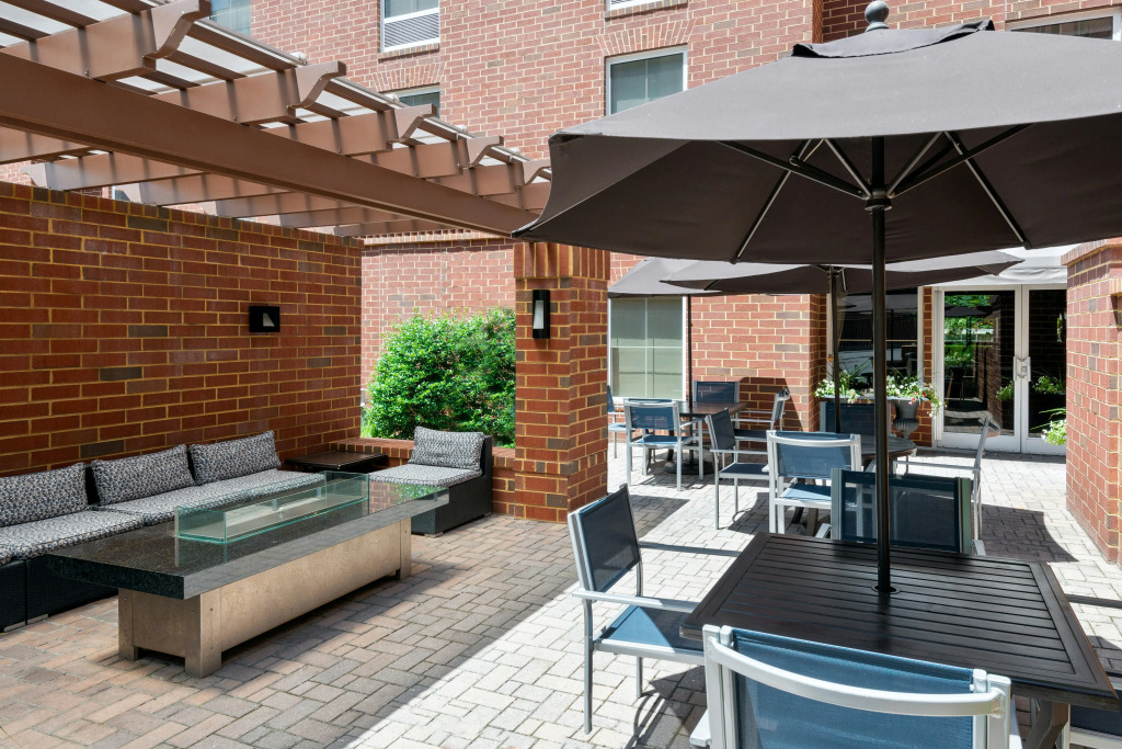 Hampton Inn & Suites Charlottesville at the University