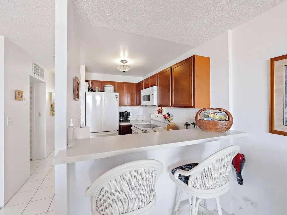Kolu Honu Stunning Beachfront Condo for 2!
