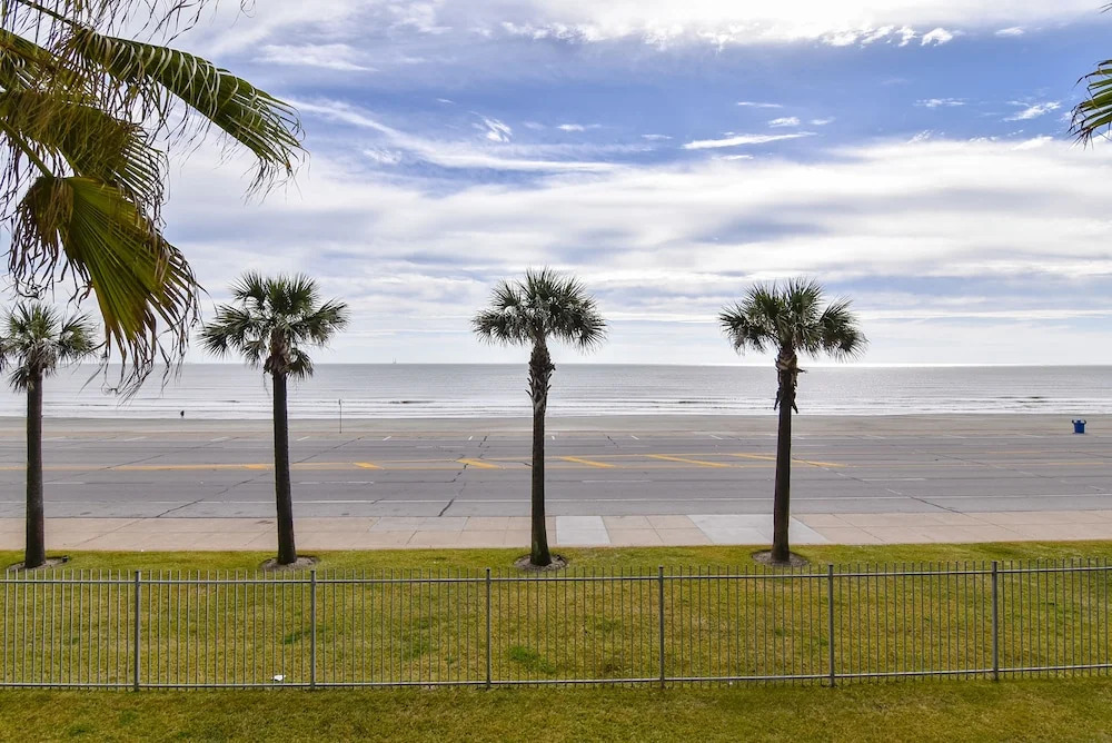 Dawn 225-Vista Perfecta - 2 Br Condo