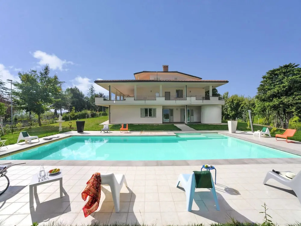 Grand Villa in Tavullia