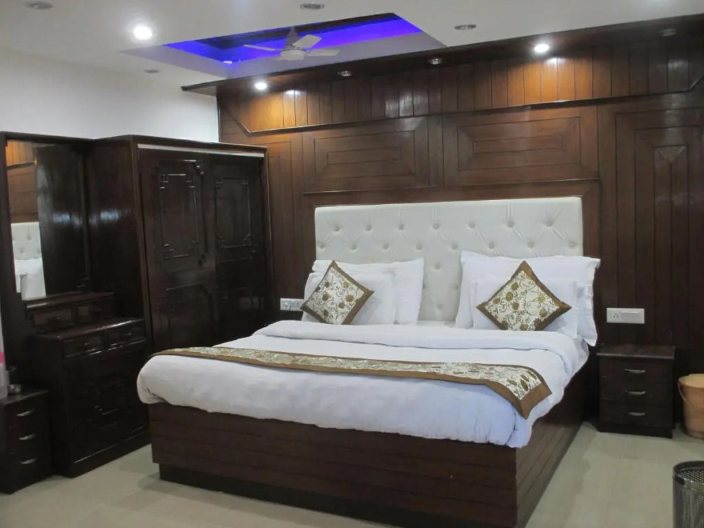 Hotel Luxmount