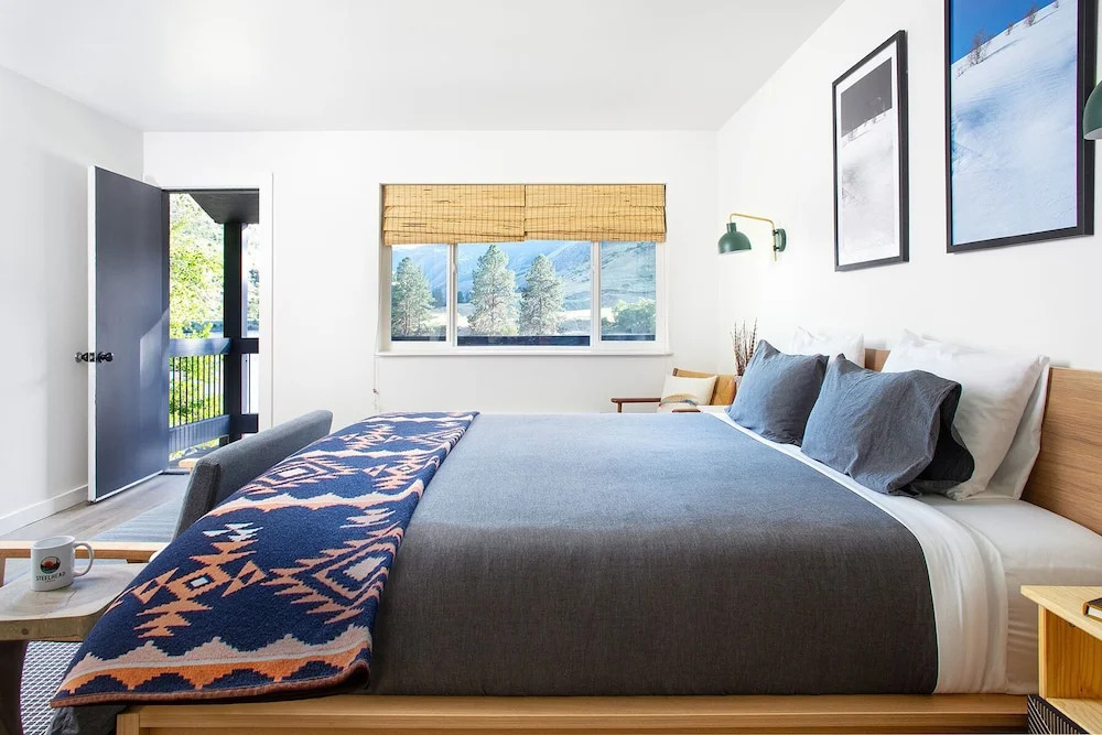 Steelhead Lodge