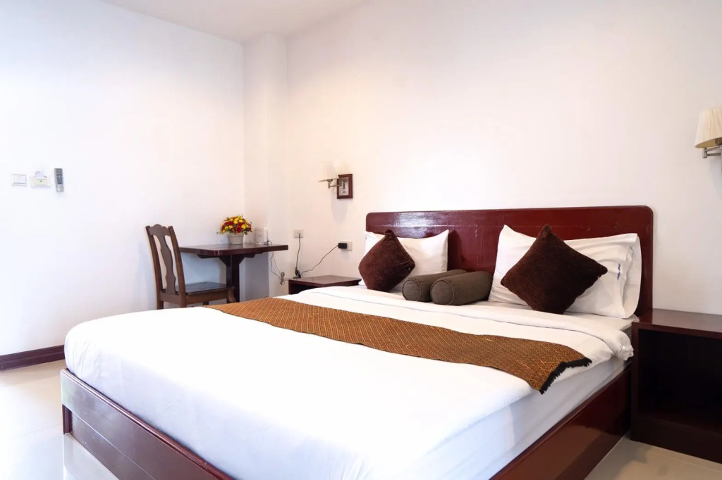 Phanthipha Residence (SHA Extra Plus)