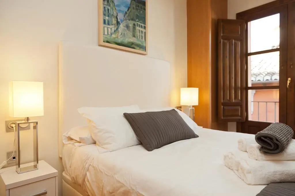 tuGuest Elvira 21