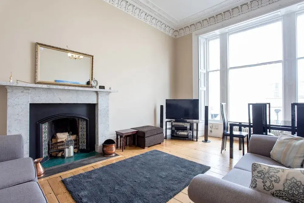 Old Town Stylish Apartment - 5 mins walk to Castle