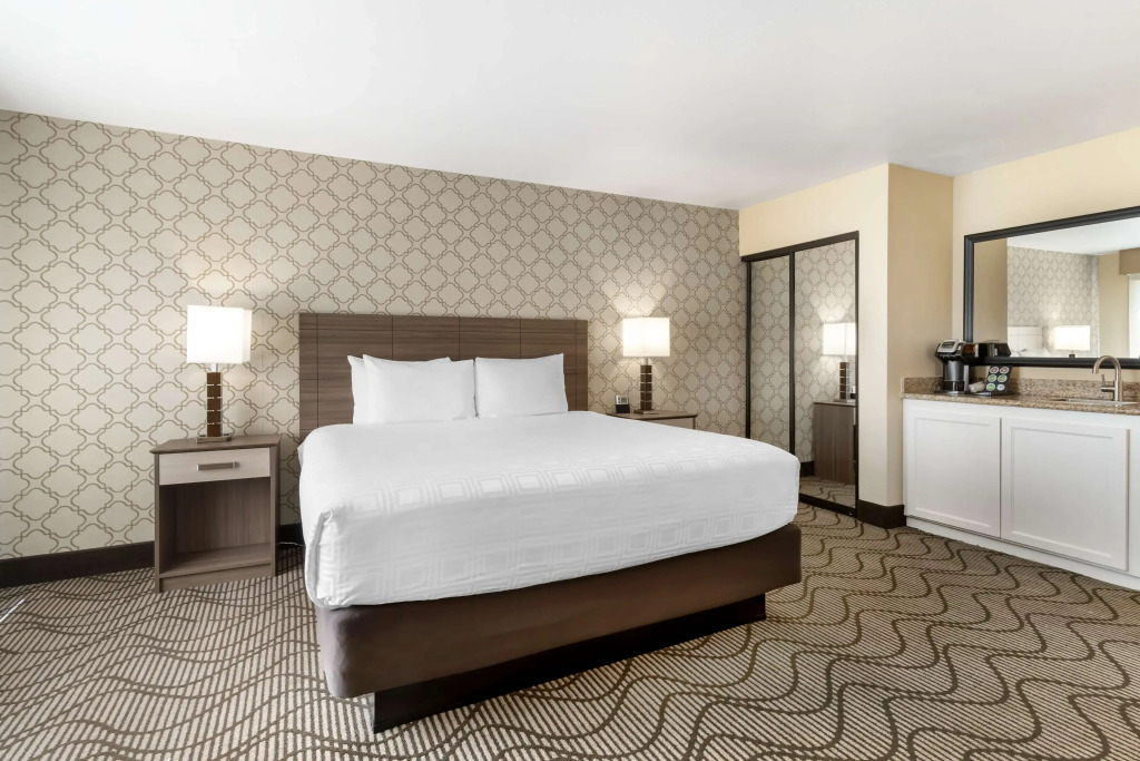 Best Western Plus Heritage Inn