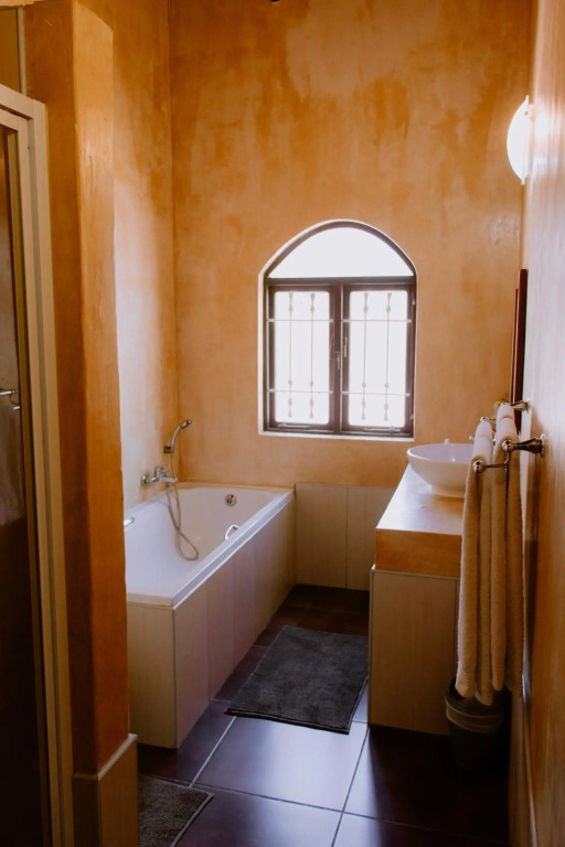 DESERT DREAMS BED and BREAKFAST CC