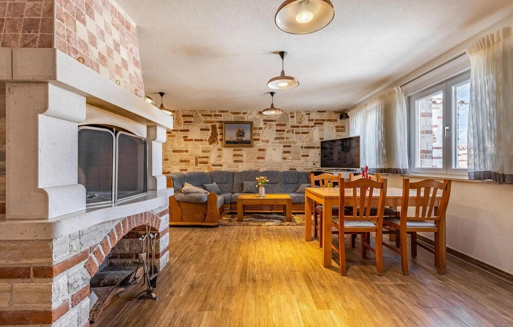 Awesome Home In Medulin With Sauna