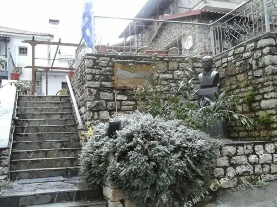 Dolopia Hotel